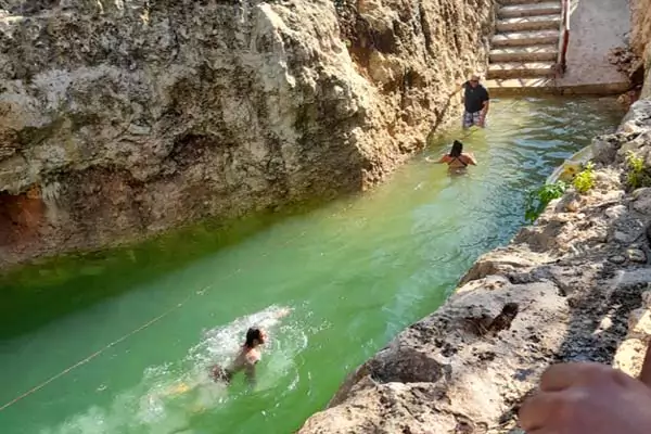 Open air cenotes to swim in family