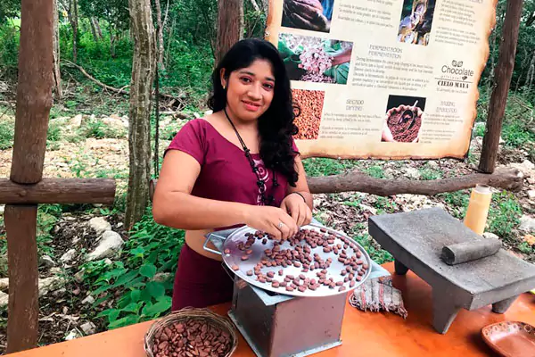 Talleres artesanales de cacao en Tulum, curso de jabones de miel en coba