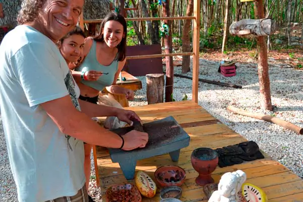 talleres de cacao y miel en chococacao maya