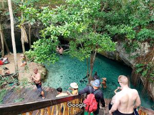 staris to acces th grand cenote